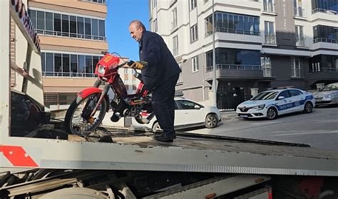 Plakasını bez ile kapatan motosiklet sürücüsüne 14 bin lira ceza kesildi